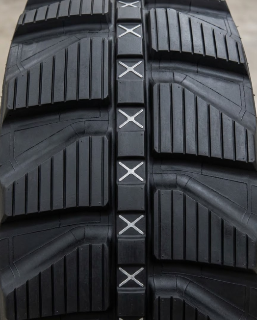 230x48x72 Heavy Duty Rubber Track - Staggered Block Tread Pattern