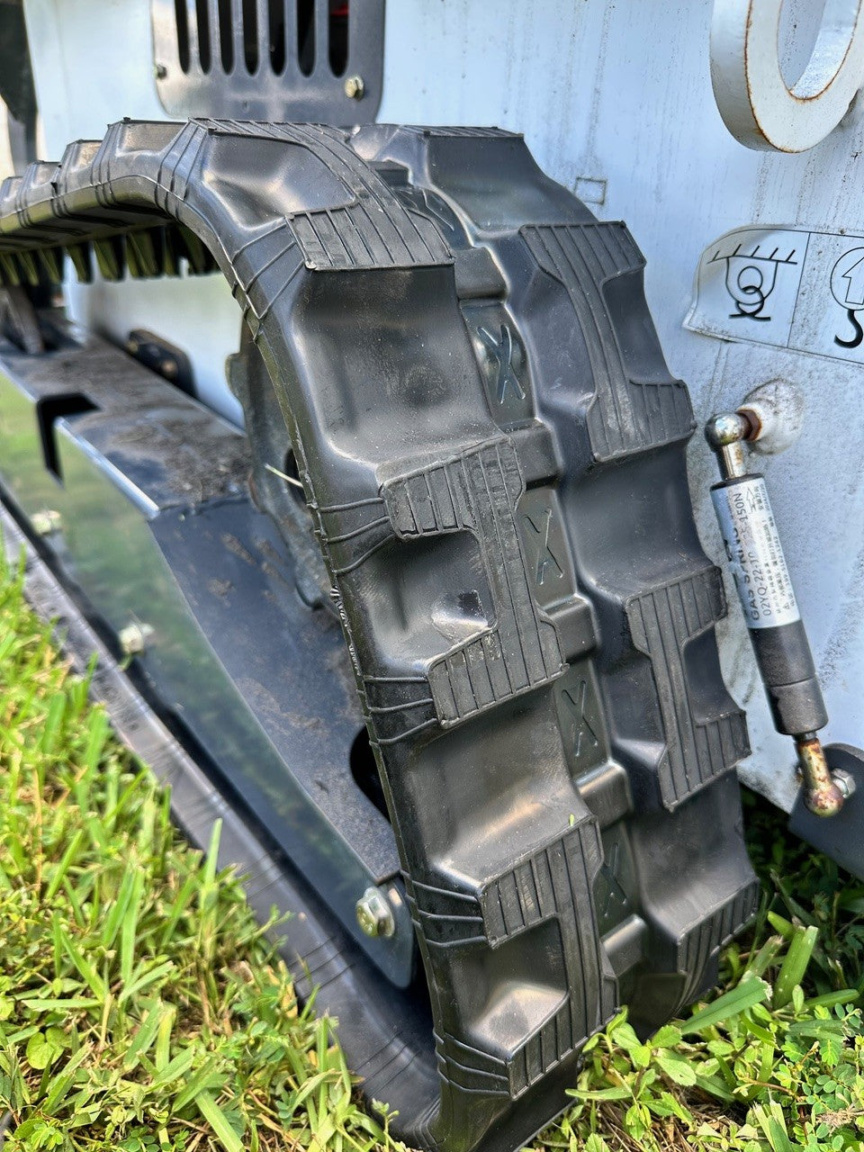 JQ Power 400R Heavy Duty Rubber Track - C-Lug Tread Pattern